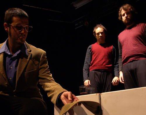 Imagen TRES CONTRA CIENTOS